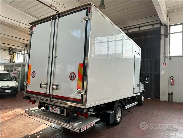 
								Iveco daily 60-150 frigorifero con sponda full									