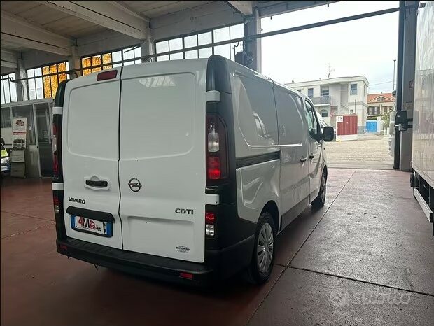 
								Opel vivaro full									