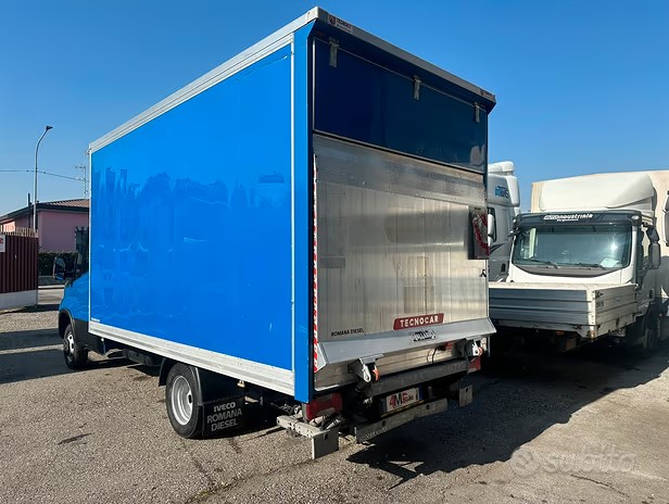 Iveco daily cassonato con sponda euro 6